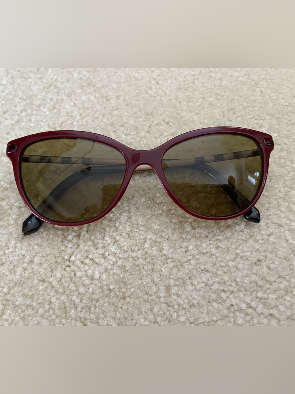 Burberry Polarized Women's Burgundy Cat-Eye Sunglasses see pictures